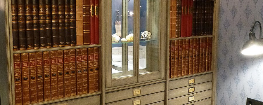 Buchrücken Buchattrappen - Beispiel